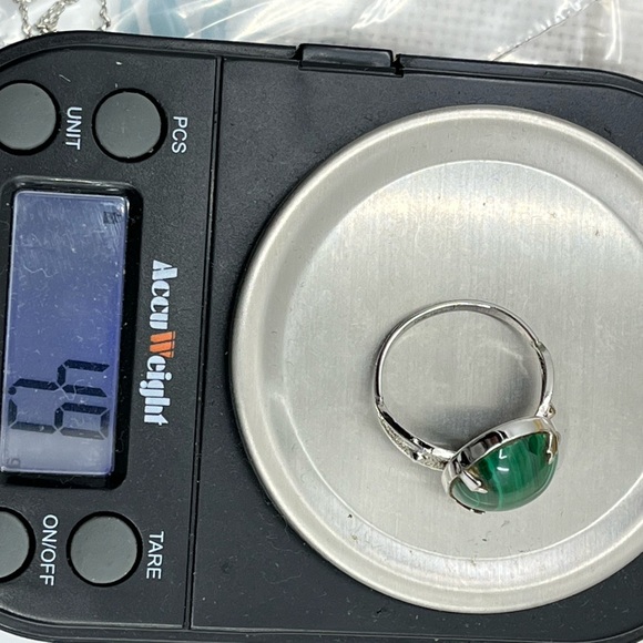 Vintage Sterling Silver Green Malachite Ring, Prong-Set Oval, Size 7 - Picture 13 of 13